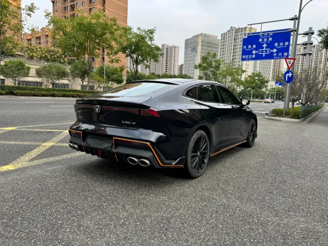 Changan UNI-V — Фото автомобиля 13