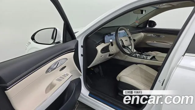 Genesis GV70 2.5T Бензин AWD — Фото автомобиля 9