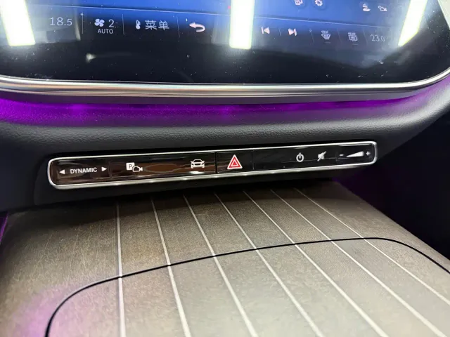 Mercedes-Benz E-Class — Фото автомобиля 17