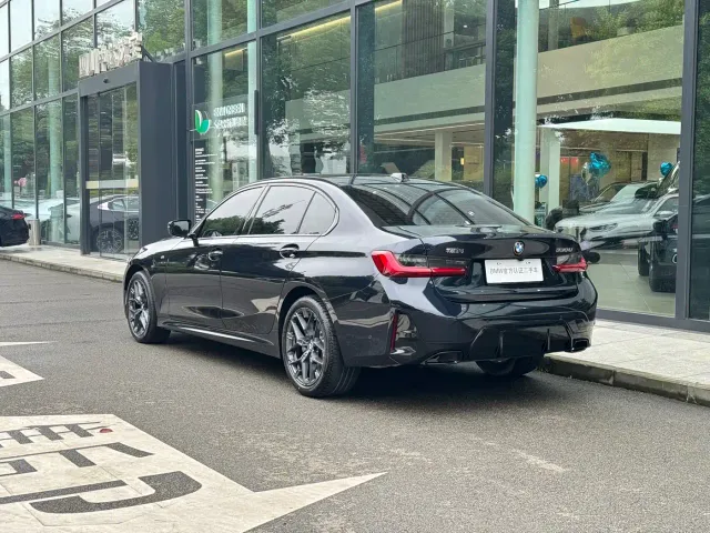 BMW 3 Series — Фото автомобиля 5