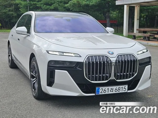 BMW 7-Series 7 серия (G70) 740i xDrive M Sport — Фото автомобиля 2