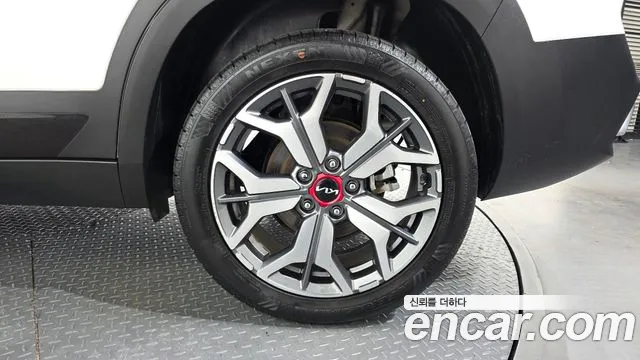 Kia Seltos — Фото автомобиля 6