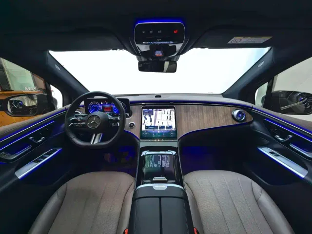 Mercedes-Benz EQE SUV — Фото автомобиля 10