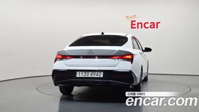 Hyundai Avante CN7 — Фото автомобиля 4