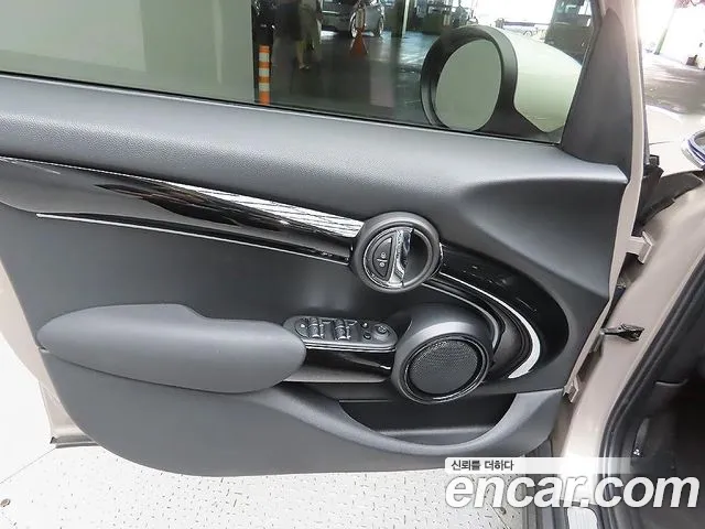 MINI Cooper — Фото автомобиля 9