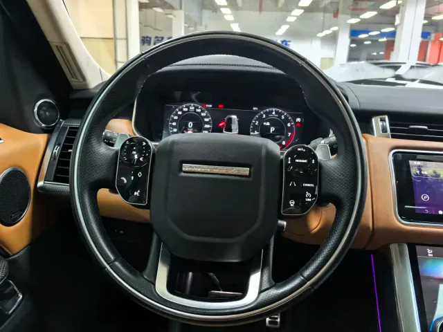 Land Rover Range Rover Sport — Фото автомобиля 4