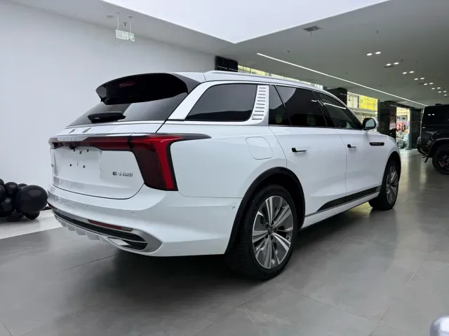 Hongqi E-HS9 — Фото автомобиля 2