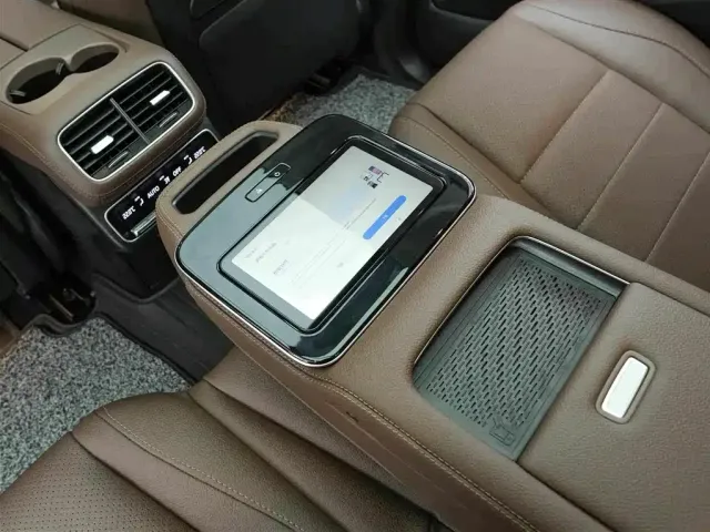 Mercedes-Benz GLS-Class — Фото автомобиля 18