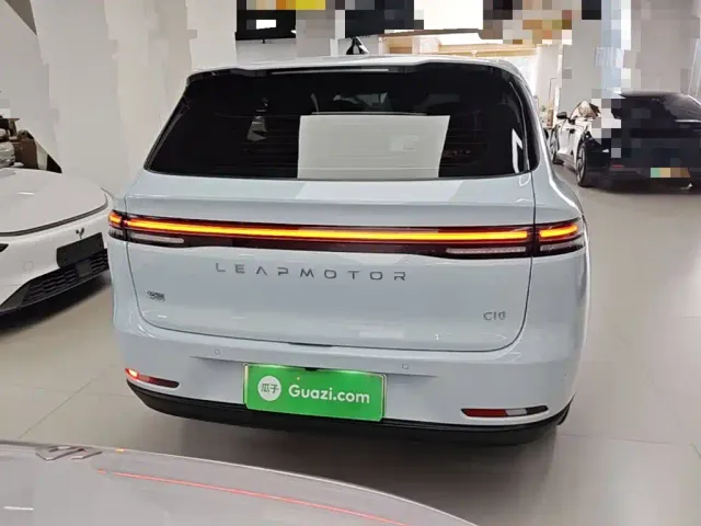 Leapmotor C10 — Фото автомобиля 5