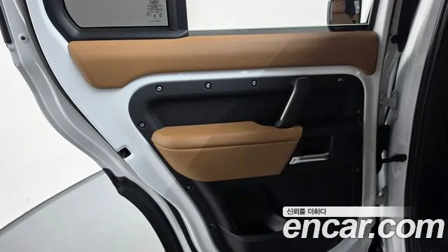 Land Rover Defender L663 — Фото автомобиля 14