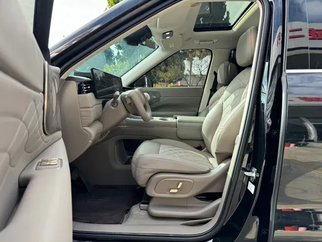 IM Motors LS9 — Фото автомобиля 8