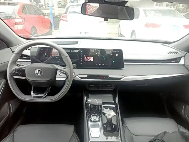 Changan Raeton Plus — Фото автомобиля 5