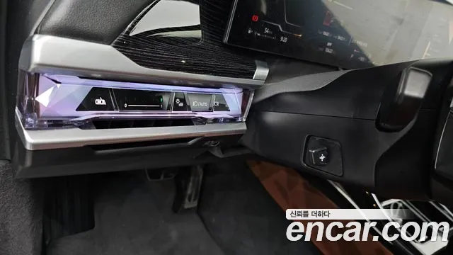 BMW 7 Series G70 — Фото автомобиля 29