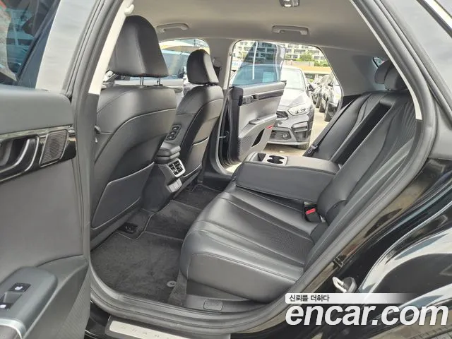 Hyundai Grandeur Grandeur (GN7) 2.5 Бензин 2WD — Фото автомобиля 10