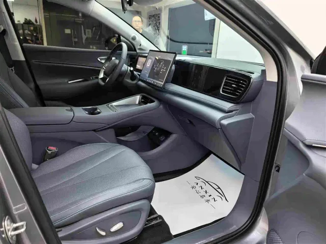 BYD Sealion 06 — Фото автомобиля 15