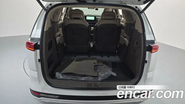Kia Canival Carnival 4 поколение Бензин 7 мест Hi-Limousine — Фото автомобиля 3