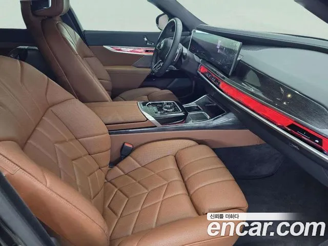 BMW 7 Series — Фото автомобиля 11
