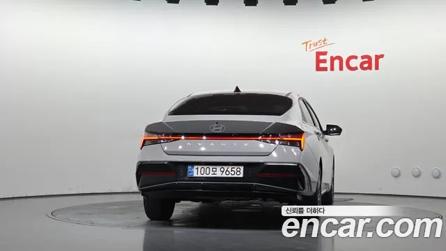 Hyundai Avante CN7 — Фото автомобиля 4