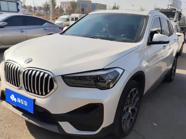 Фотография автомобиля — BMW X1
