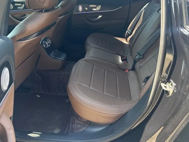 Mercedes-Benz E-Class — Фото автомобиля 11
