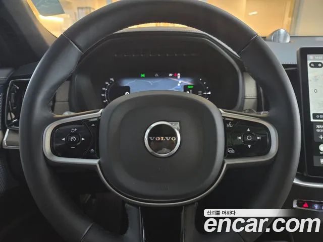 Volvo XC90 — Фото автомобиля 12