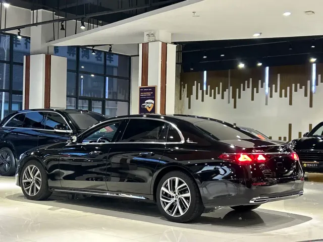 Mercedes-Benz E-Class — Фото автомобиля 29