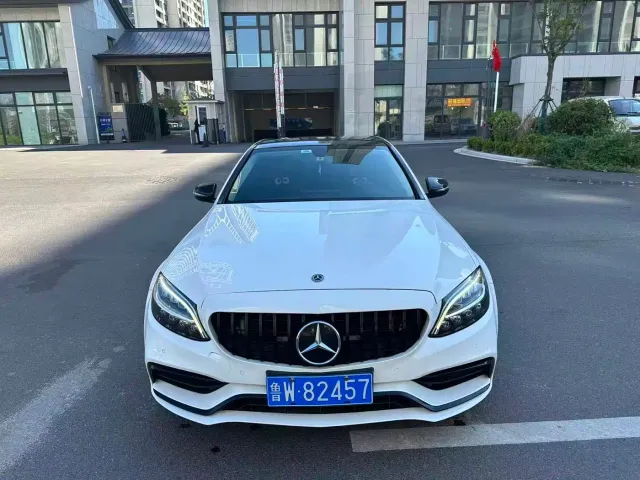 Фотография автомобиля — Mercedes-Benz C-Class