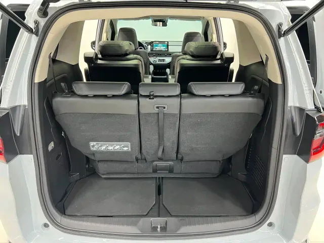 Honda Elysion — Фото автомобиля 8