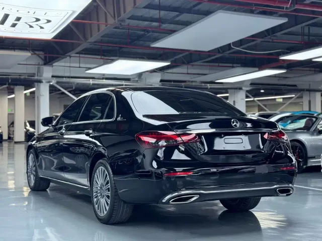 Mercedes-Benz E-Class — Фото автомобиля 10
