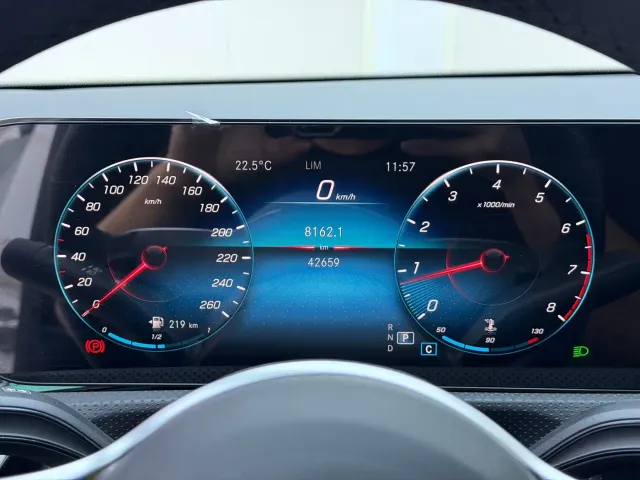 Mercedes-Benz A-Class — Фото автомобиля 10