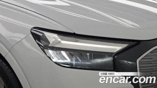Audi Q4 e-tron — Фото автомобиля 4