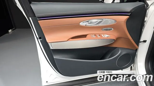 Genesis GV70 — Фото автомобиля 13