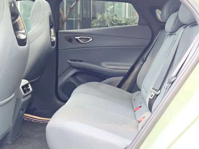BYD Seal 06 GT — Фото автомобиля 9