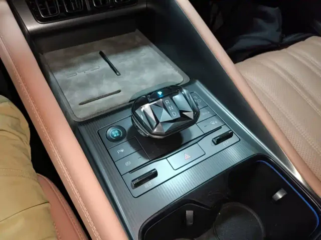 BYD Song L EV — Фото автомобиля 13