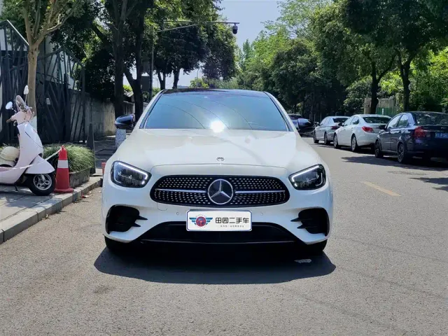 Mercedes-Benz E-Class — Фото автомобиля 2
