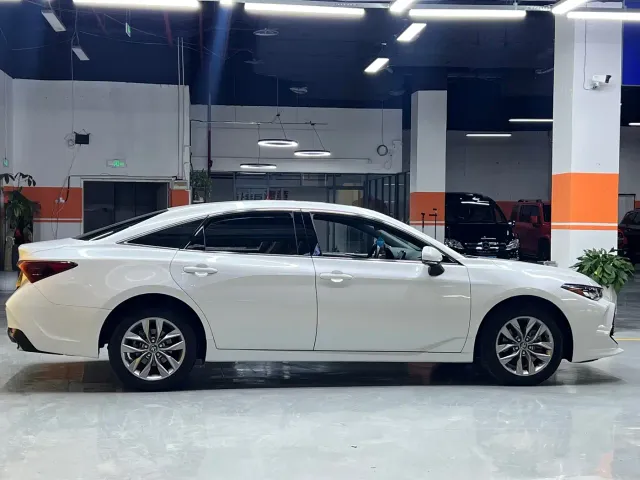 Toyota Avalon — Фото автомобиля 8