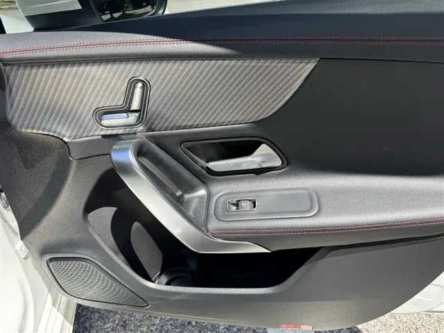 Mercedes-Benz A-Class — Фото автомобиля 27