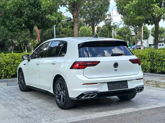 Volkswagen Golf — Фото автомобиля 24