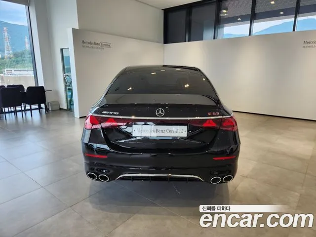 Mercedes-Benz E-Class — Фото автомобиля 7