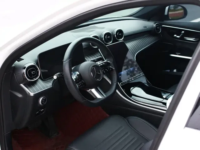 Mercedes-Benz C-Class — Фото автомобиля 4