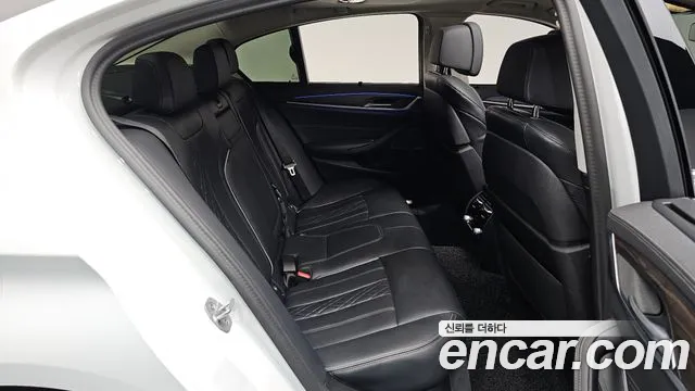 BMW 5 Series G30 — Фото автомобиля 18