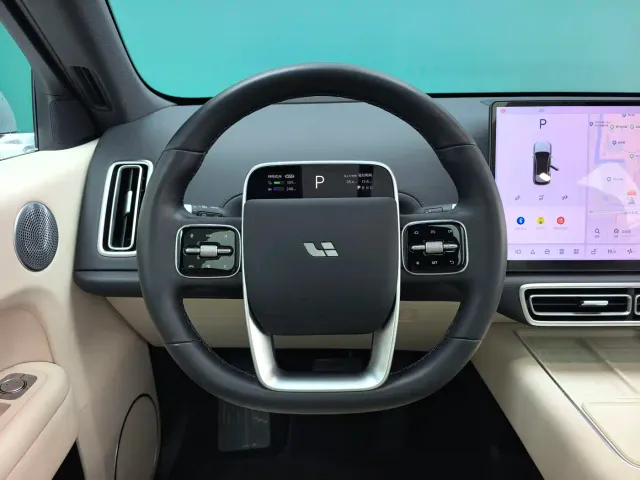 Li Auto L6 — Фото автомобиля 8