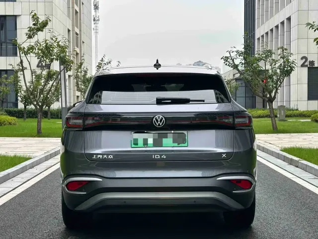 Volkswagen ID.4 X — Фото автомобиля 4