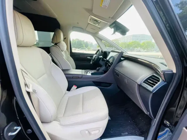 Toyota Vellfire — Фото автомобиля 11