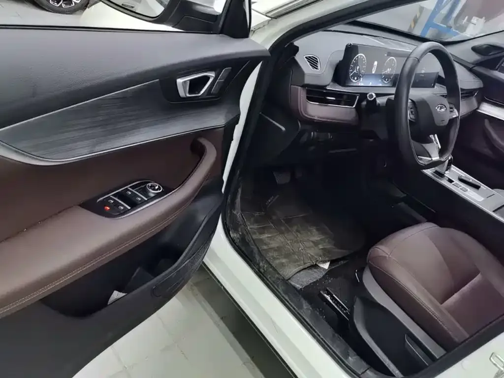 Chery Tiggo 7 2025 Excellence 1.5T CVT Luxury Edition — Фото автомобиля 15