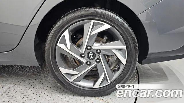 Hyundai AVANTE Новый Avante (CN7) — Фото автомобиля 17