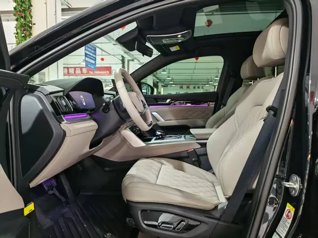 BYD Tang — Фото автомобиля 4