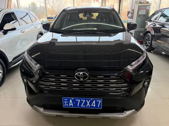 Toyota RAV4 — Фото автомобиля 2