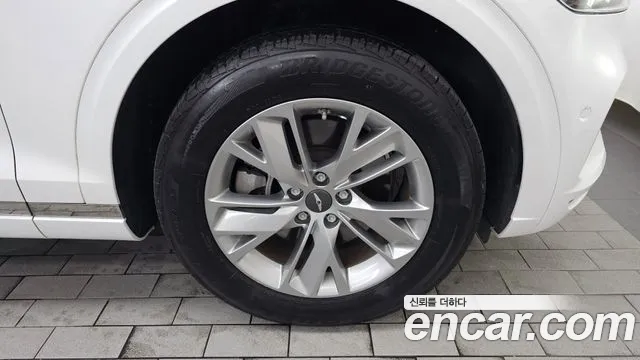 Genesis GV70 2.5T Бензин AWD — Фото автомобиля 18