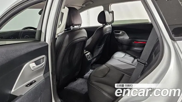 Kia Niro — Фото автомобиля 18